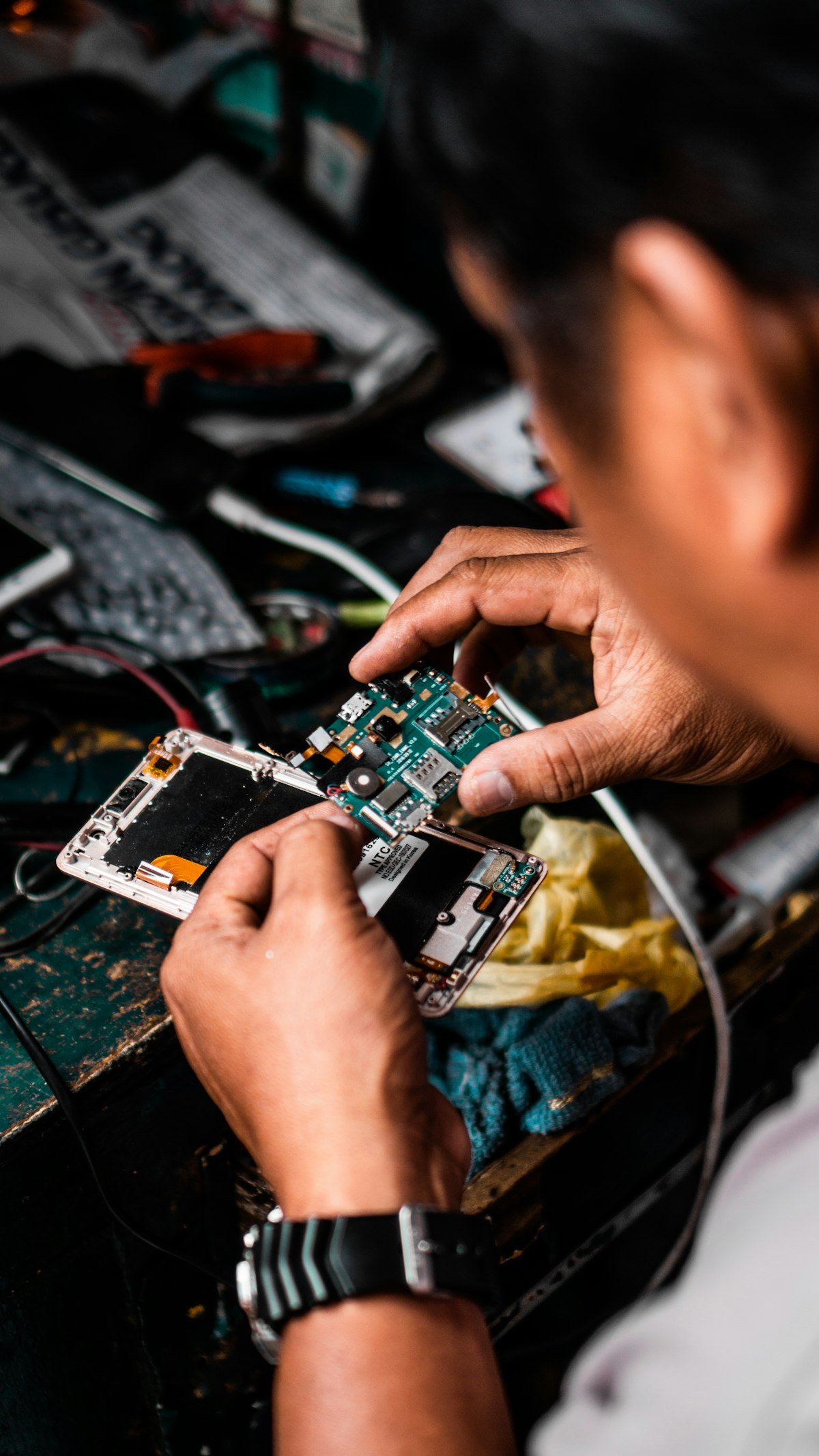 Mobile repair counter with devices being serviced